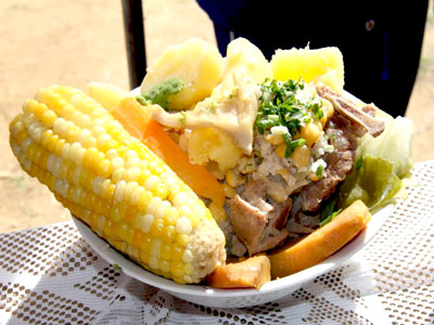 Timpu o Puchero  - Puchero preparado a base de carne de cerdo, chuño, choclo, papa. 