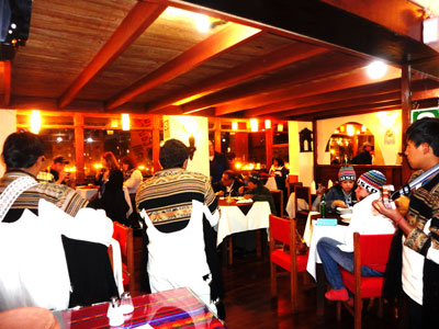 Local Plus restaurant - Calido y acogedor lugar
