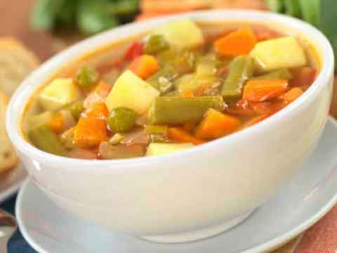 Sopa de verduras - Sopa ligera de brócoli, espinaca, zanahoria, arroz, apio, poro, xilantro.