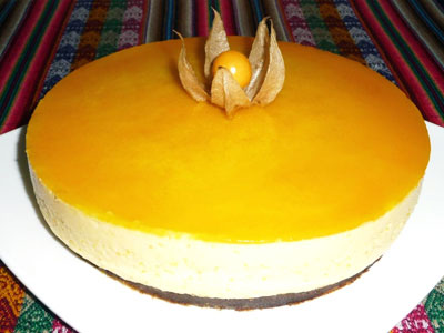torta aguaymanto - Uno de los usos del aguaymanto, se observa en la decoracion de pasteles y tortas.