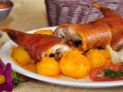 Cuy al horno - plato típico de Perú
