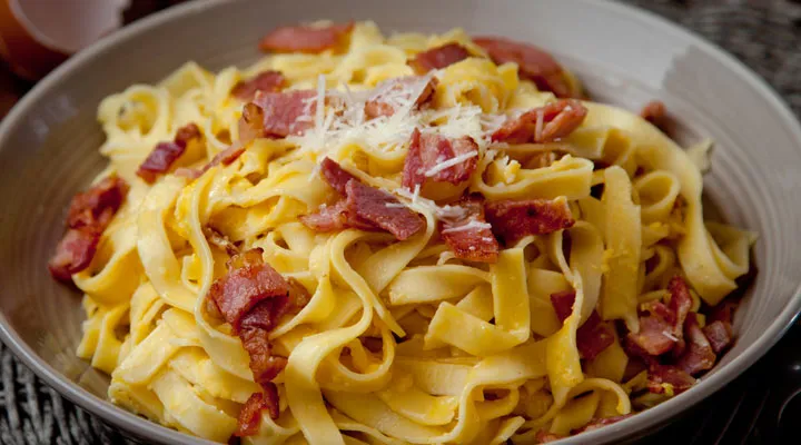 Fettuccine a la Carbonara - Fettuccine a la Carbonara